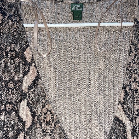 Snake skin Wrap Shirt - Picture 2 of 4